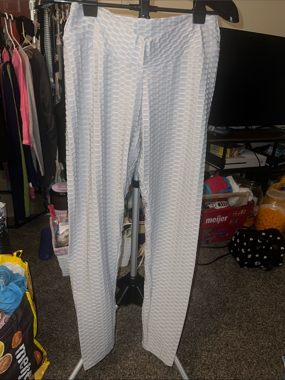 Gray textured leggings with scrunch booty, size XL #activewear #athleisure